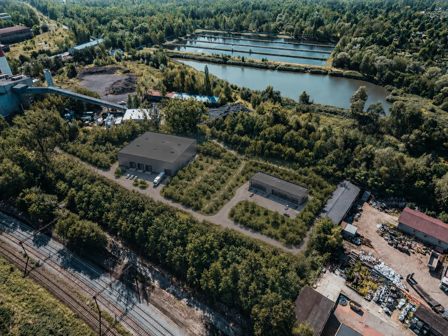 Realistyczna koncepcja etapowej zabudowy przemysłowej na działce 53