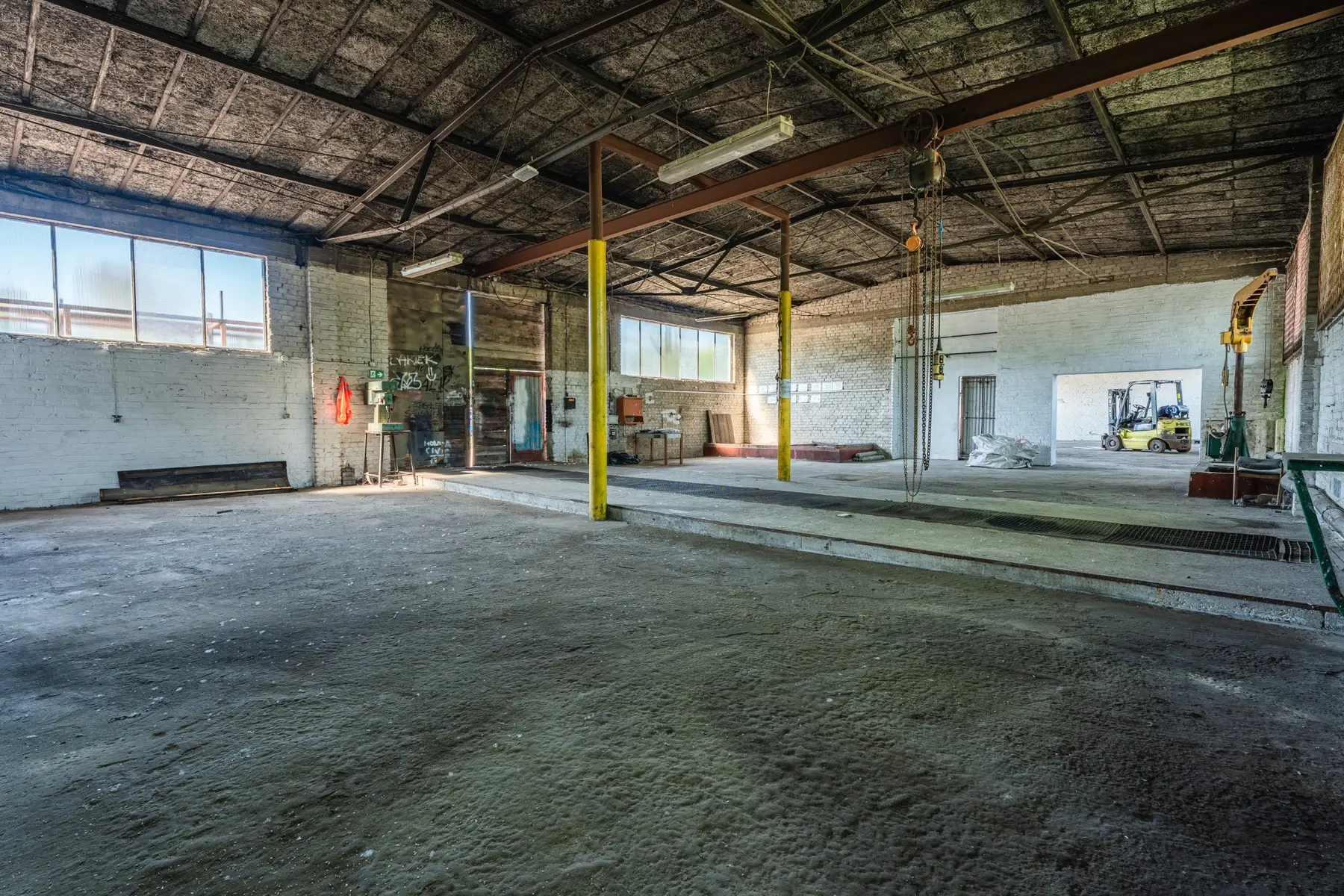 Uporządkowane wnętrze hali w Niwecka Industrial Park
