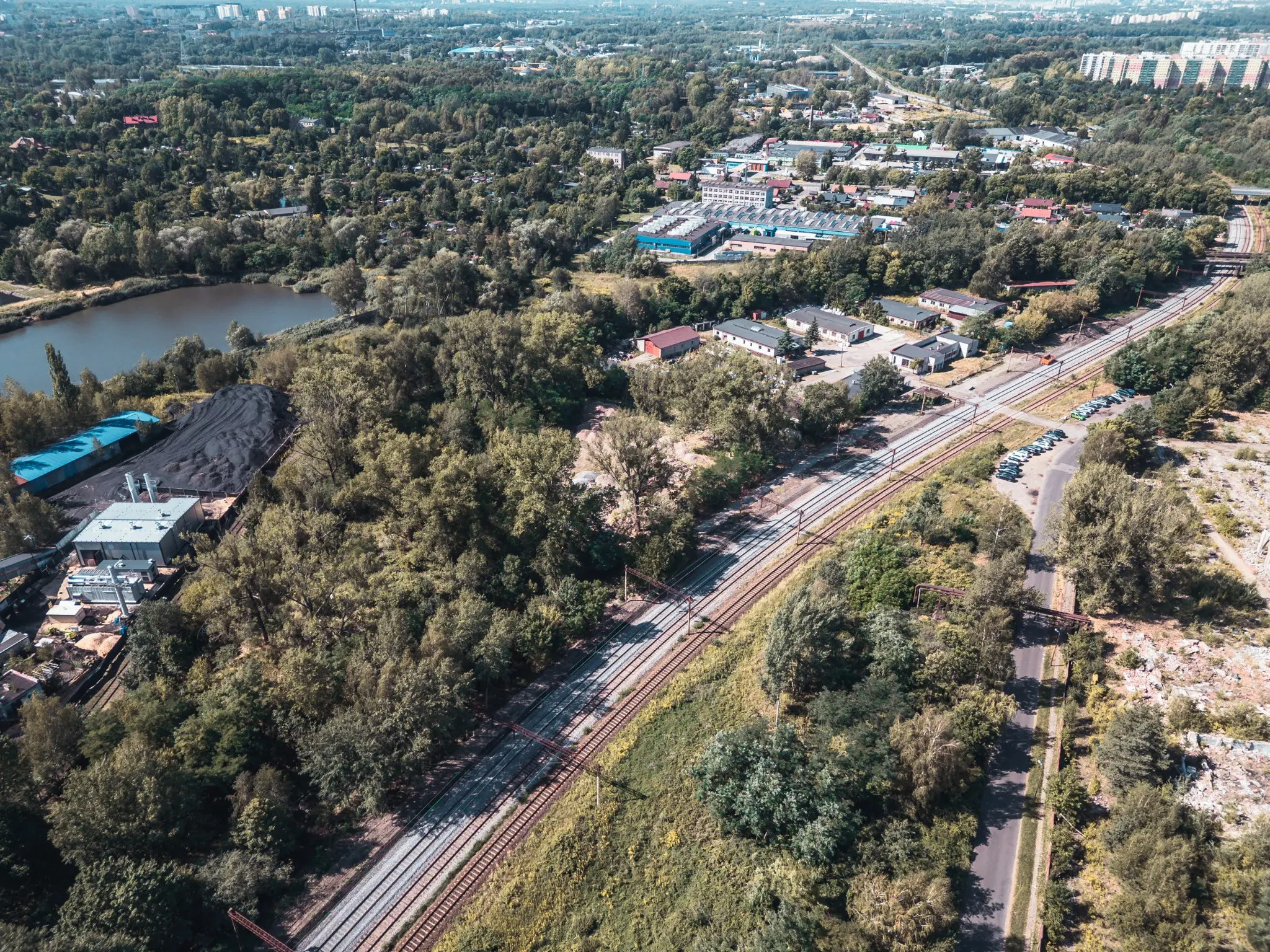 Niwecka Industrial Park, działka 53 i otaczający układ kolejowy widziane z góry